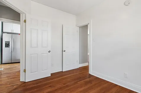 9913 South Parnell Avenue Chicago IL 60628