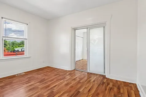 9913 South Parnell Avenue Chicago IL 60628