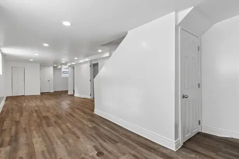 9913 South Parnell Avenue Chicago IL 60628