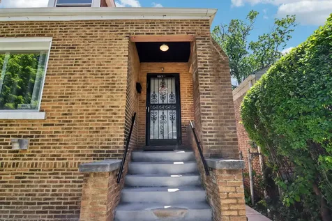 9913 South Parnell Avenue Chicago IL 60628