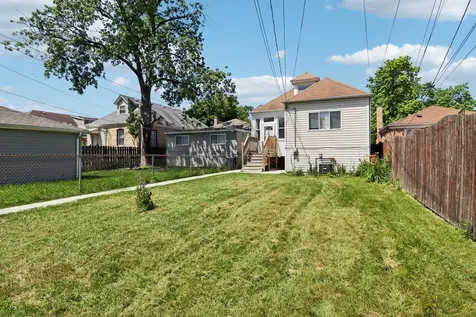 9913 South Parnell Avenue Chicago IL 60628