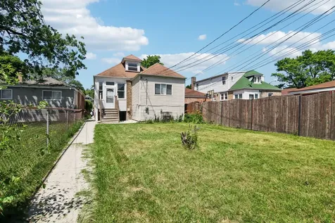 9913 South Parnell Avenue Chicago IL 60628