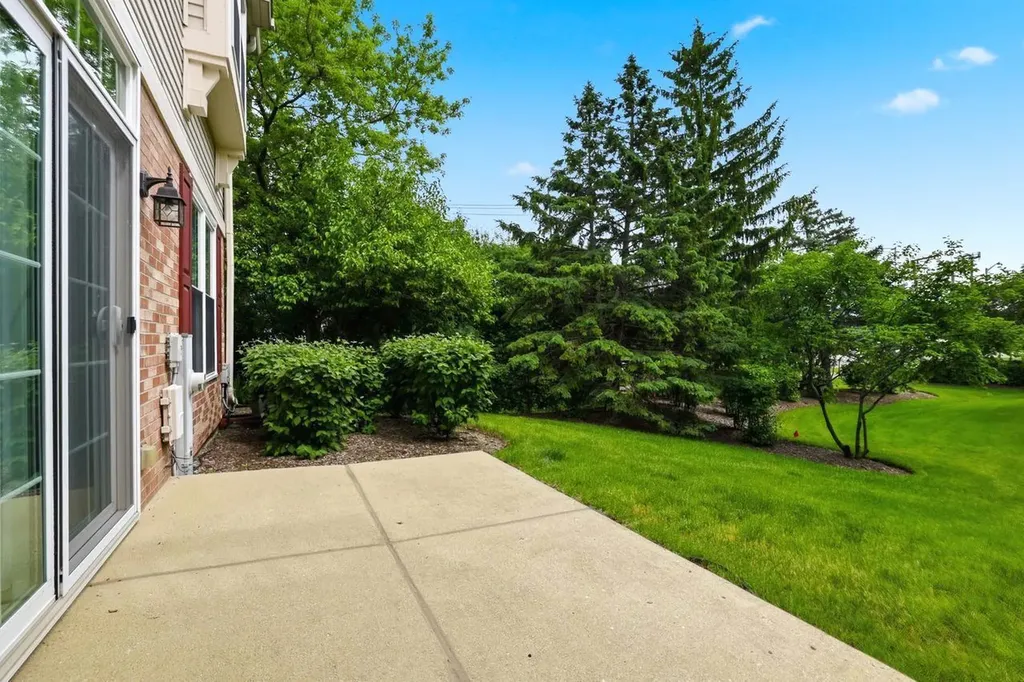 779 Stonewall Court Schaumburg IL 60173