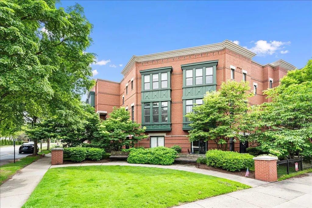 130 North Rose Street Palatine IL 60067