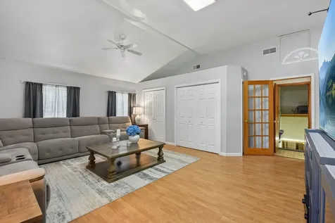 201 Laura Avenue Shorewood IL 60404