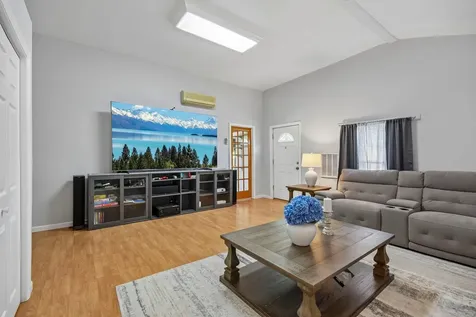 201 Laura Avenue Shorewood IL 60404