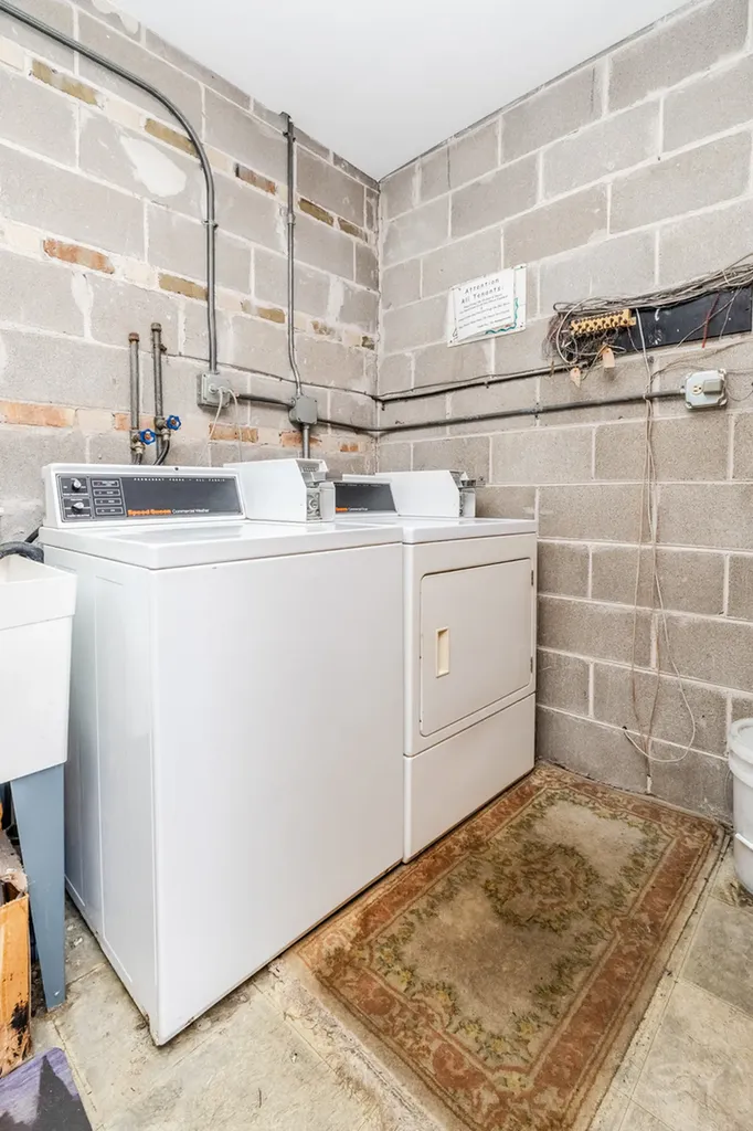 7148 West Addison Street Chicago IL 60634