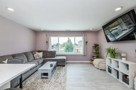 7148 West Addison Street Chicago IL 60634