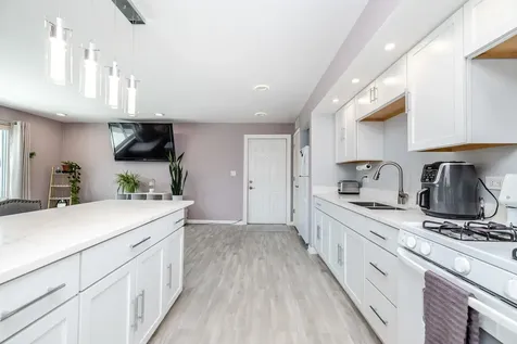 7148 West Addison Street Chicago IL 60634