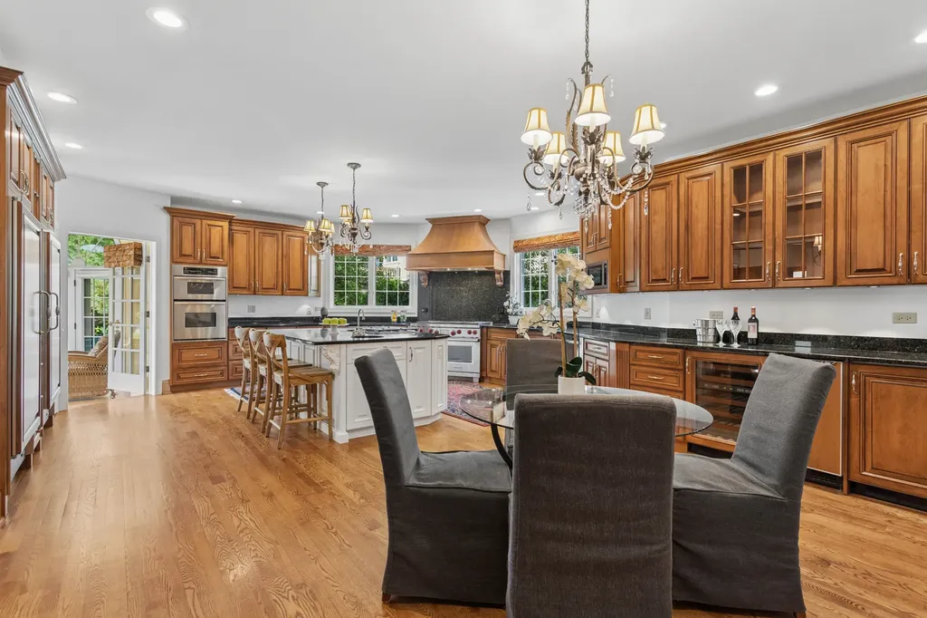 1901 Midwest Club Parkway Oak Brook IL 60523