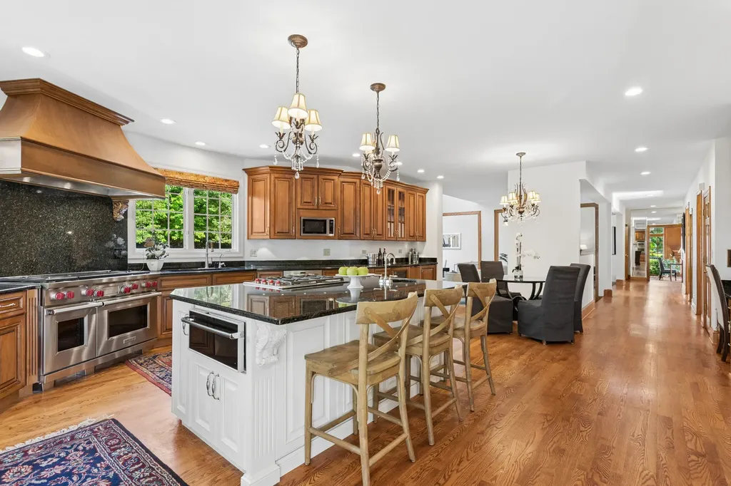 1901 Midwest Club Parkway Oak Brook IL 60523