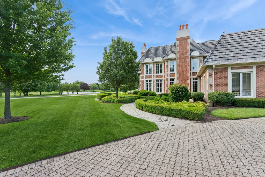 1901 Midwest Club Parkway Oak Brook IL 60523