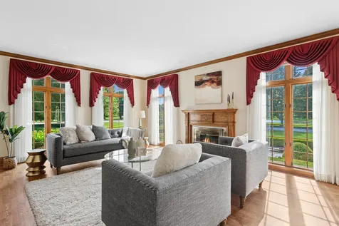 1901 Midwest Club Parkway Oak Brook IL 60523