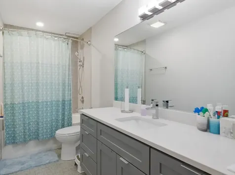 2743 North Ashland Avenue Chicago IL 60614