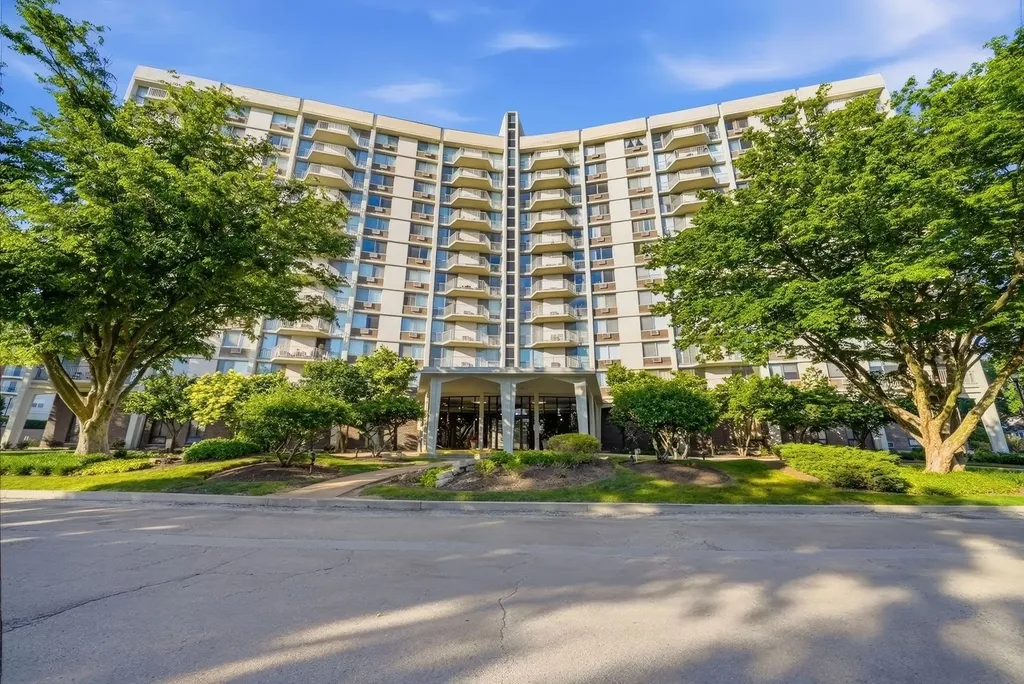 20 North Tower Road Oak Brook IL 60523