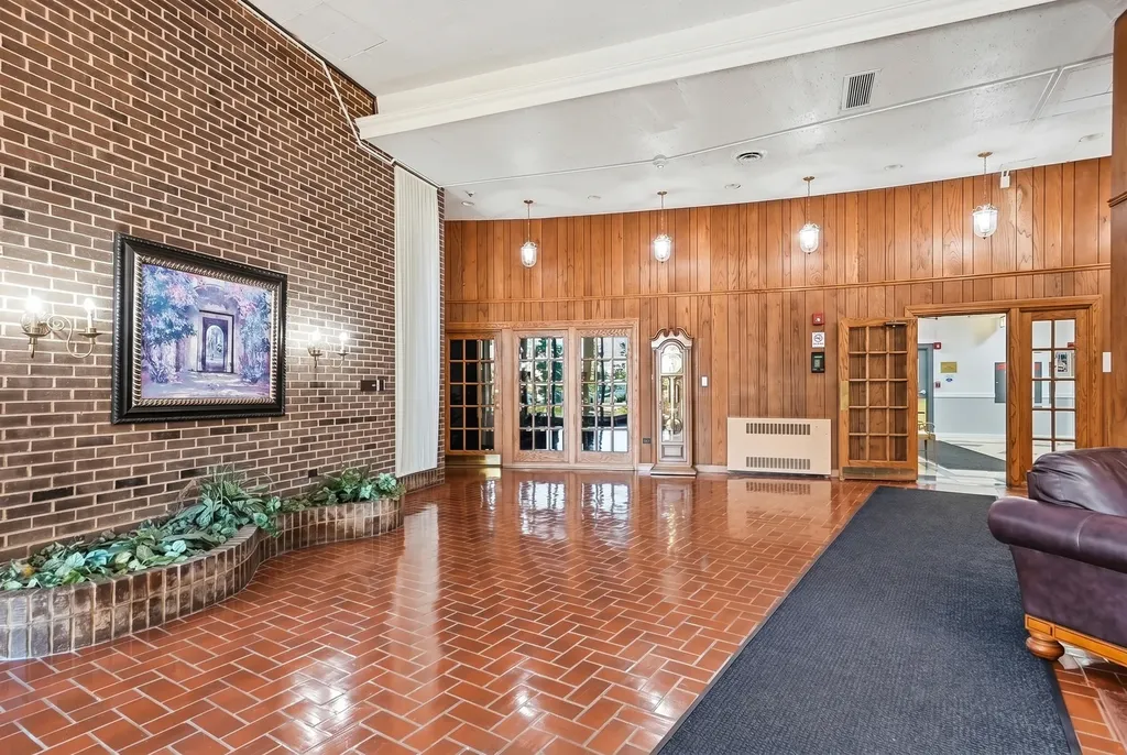 20 North Tower Road Oak Brook IL 60523