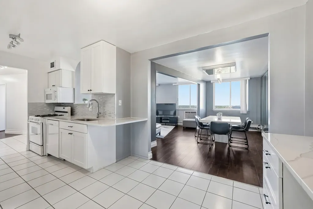 20 North Tower Road Oak Brook IL 60523