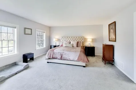 924 Glen Oak Drive Sleepy Hollow IL 60118