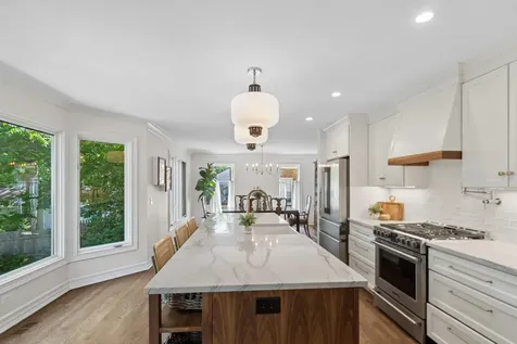 318 East Sunnyside Avenue Libertyville IL 60048