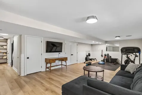318 East Sunnyside Avenue Libertyville IL 60048