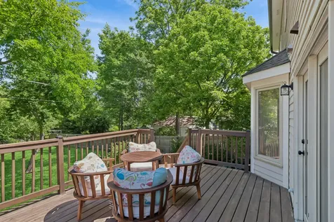 318 East Sunnyside Avenue Libertyville IL 60048
