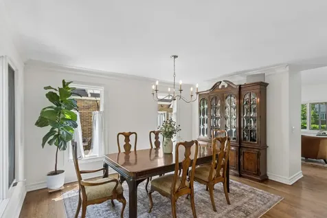 318 East Sunnyside Avenue Libertyville IL 60048