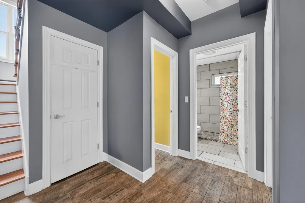 402 South Ahrens Avenue Lombard IL 60148
