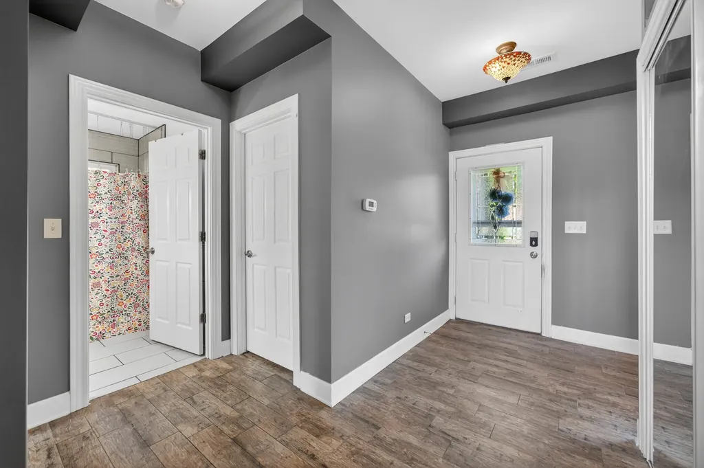402 South Ahrens Avenue Lombard IL 60148