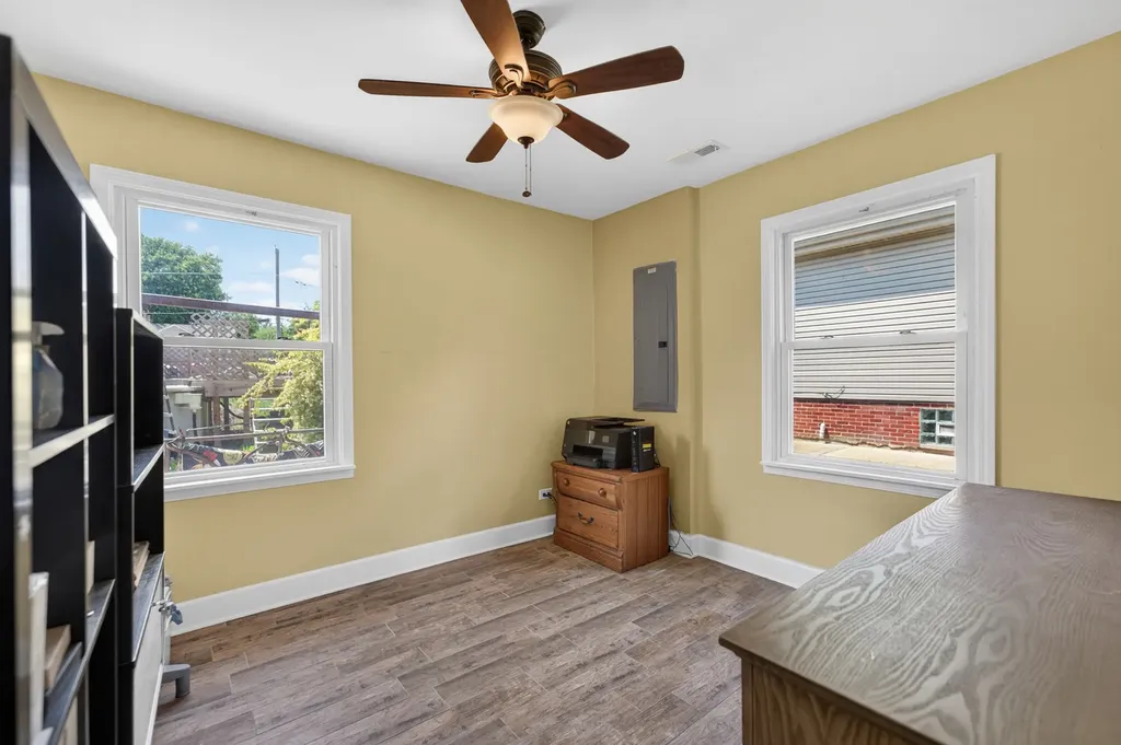 402 South Ahrens Avenue Lombard IL 60148