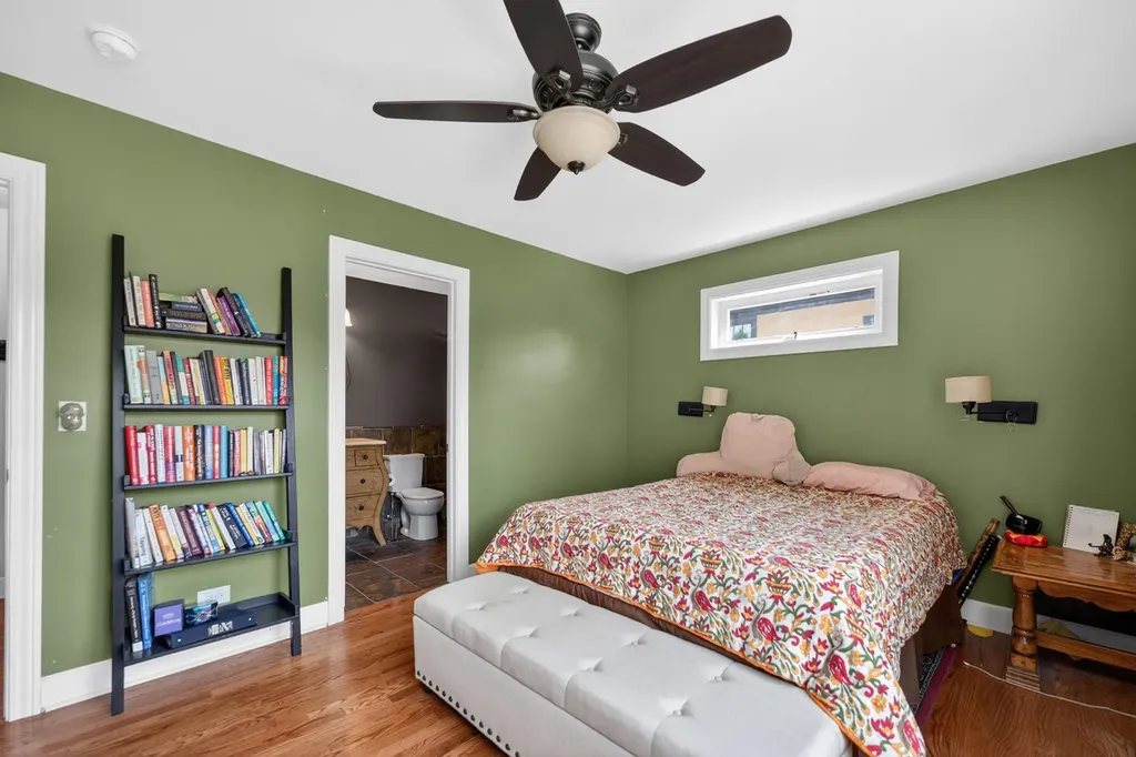 402 South Ahrens Avenue Lombard IL 60148