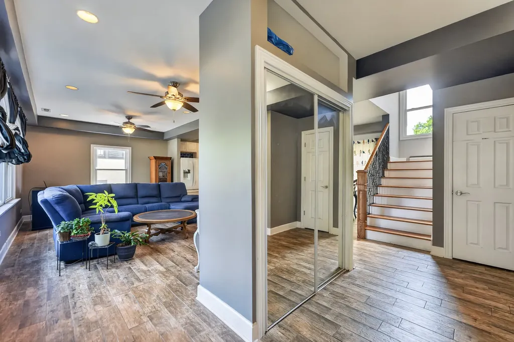 402 South Ahrens Avenue Lombard IL 60148