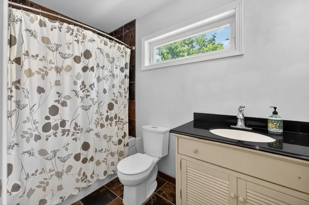 402 South Ahrens Avenue Lombard IL 60148