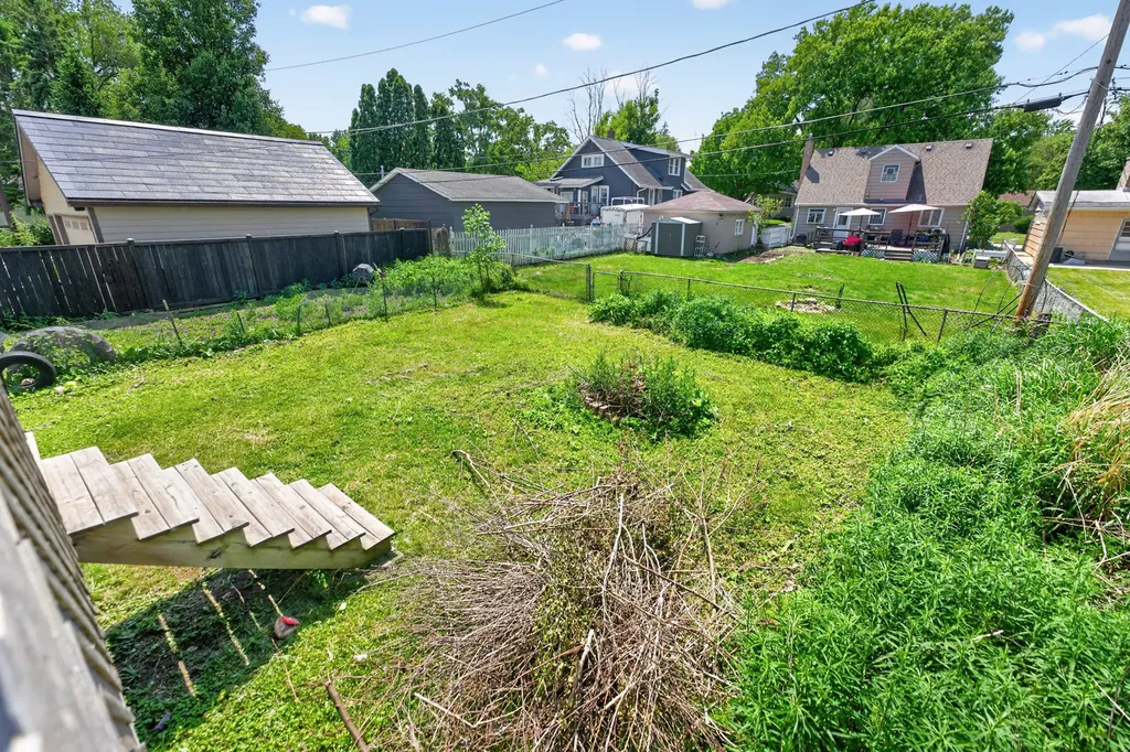 402 South Ahrens Avenue Lombard IL 60148