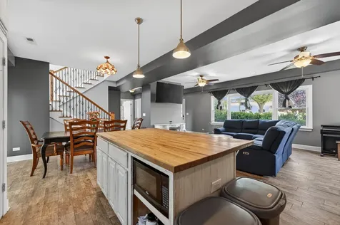402 South Ahrens Avenue Lombard IL 60148