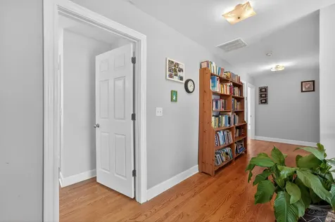 402 South Ahrens Avenue Lombard IL 60148