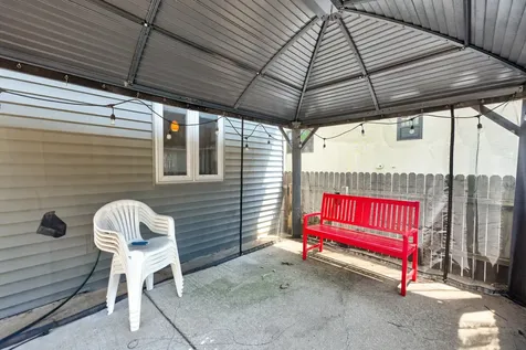 402 South Ahrens Avenue Lombard IL 60148