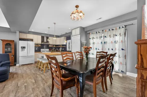 402 South Ahrens Avenue Lombard IL 60148