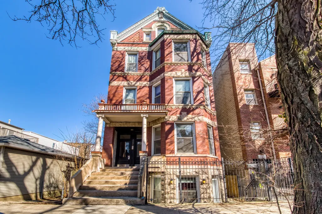 2335 North Oakley Avenue Chicago IL 60647