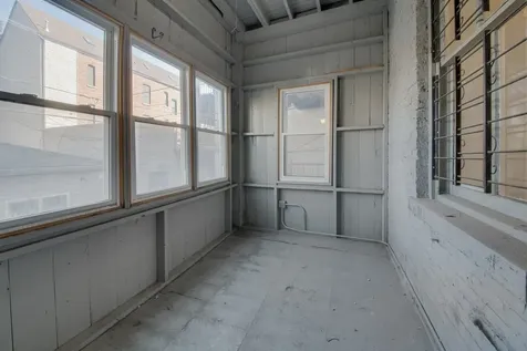 2335 North Oakley Avenue Chicago IL 60647