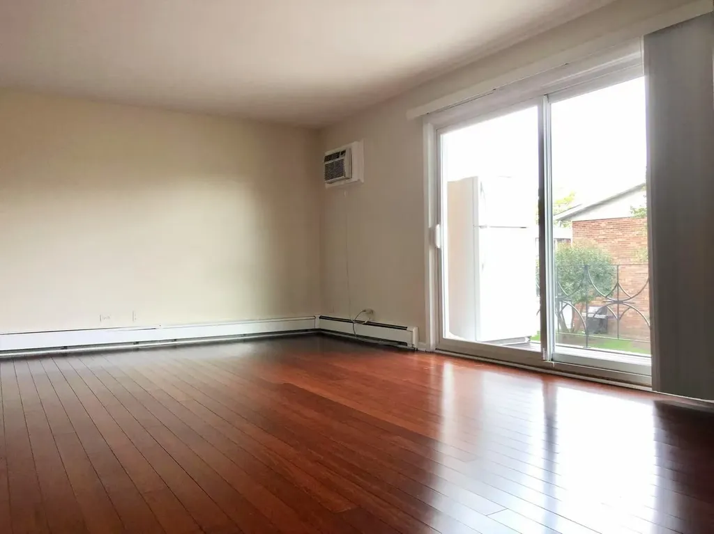 49 West 66th Street Westmont IL 60559