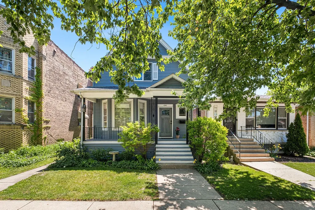 4949 West Winona Street Chicago IL 60630