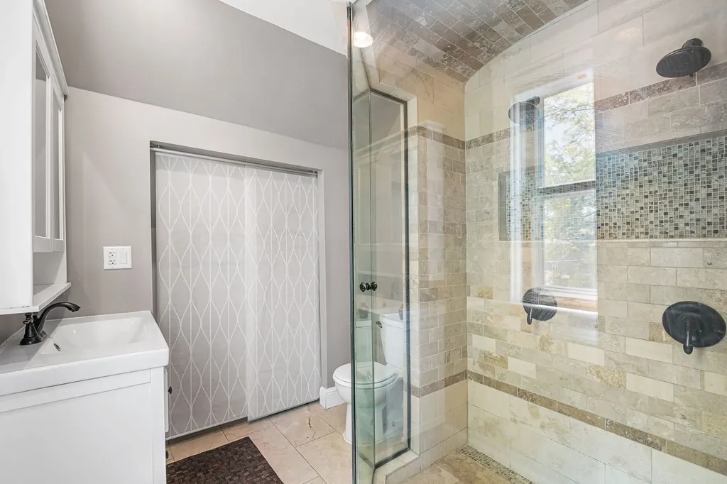 4949 West Winona Street Chicago IL 60630