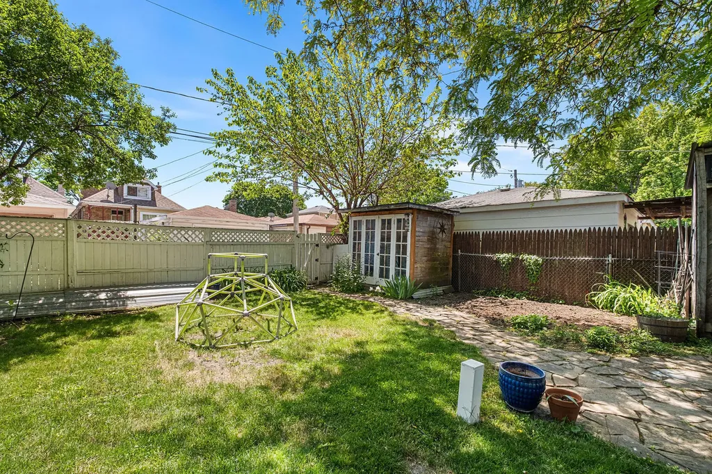 4949 West Winona Street Chicago IL 60630