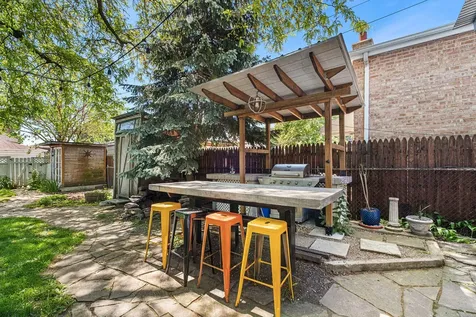 4949 West Winona Street Chicago IL 60630