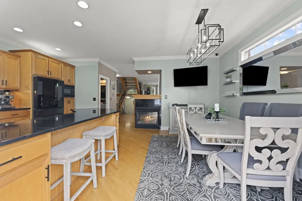 928 Shandrew Drive Naperville IL 60540