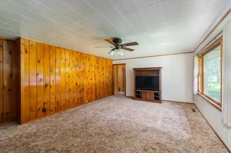 1048 Warren Street Henry IL 61537