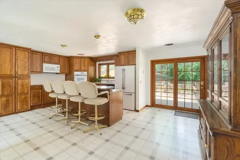 1048 Warren Street Henry IL 61537