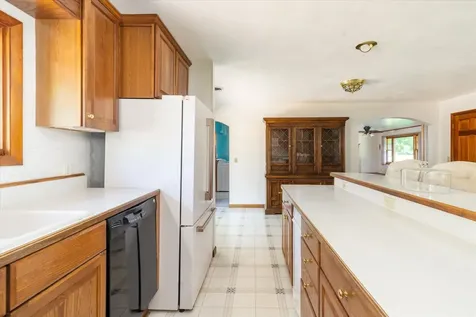 1048 Warren Street Henry IL 61537