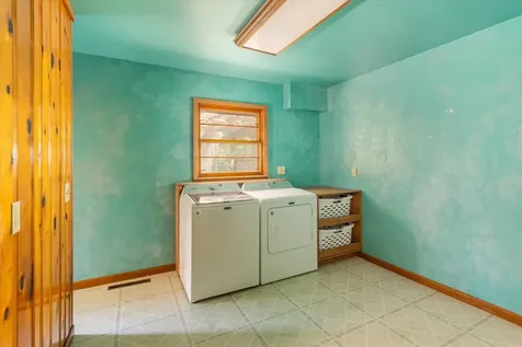 1048 Warren Street Henry IL 61537