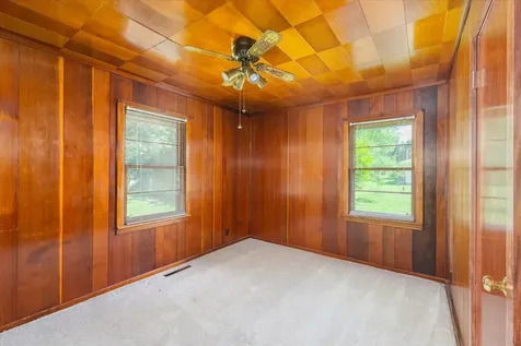 1048 Warren Street Henry IL 61537